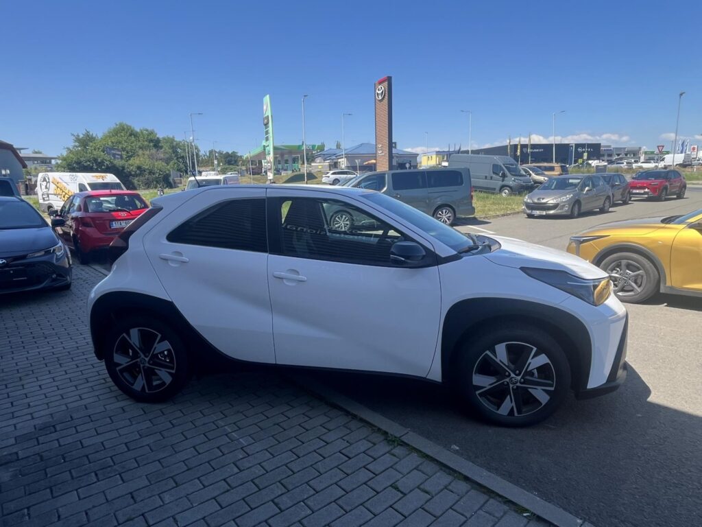 Toyota Aygo X  1,5 HEV COMFORT