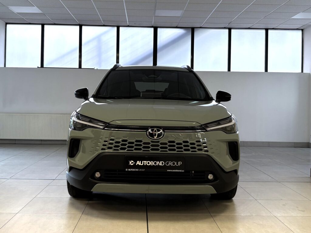 Toyota Corolla Cross  1.8 Hybrid, e-CVT (4x2), Style !SKLADEM!
