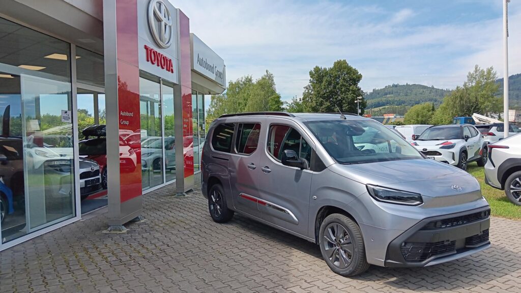 Toyota Proace City Verso  1.5 8AT VIP - TAŽNÉ ZAŘÍZENÍ PEVNÉ, STŘEŠNÍ NOSIČE