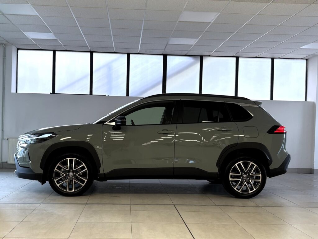 Toyota Corolla Cross  1.8 Hybrid, e-CVT (4x2), Style !SKLADEM!