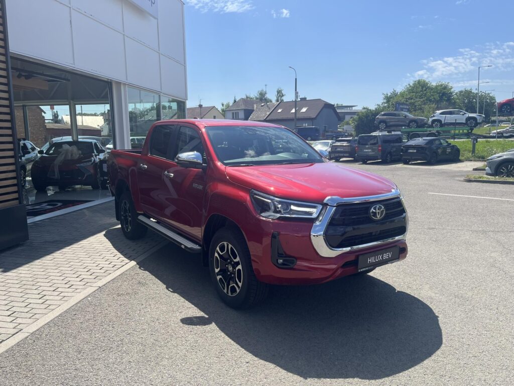 Toyota Hilux  2,8 204k 6AT Executive