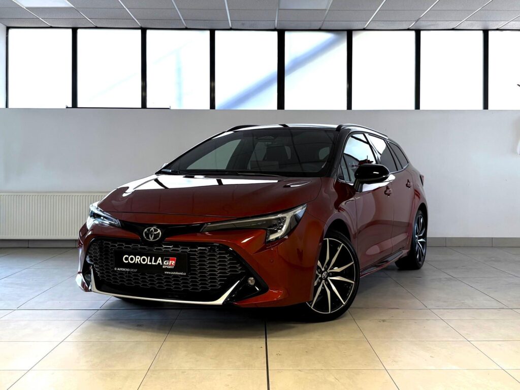 Toyota Corolla  1.8 Hybrid,e-CVT, GR SPORT !SKLAD!