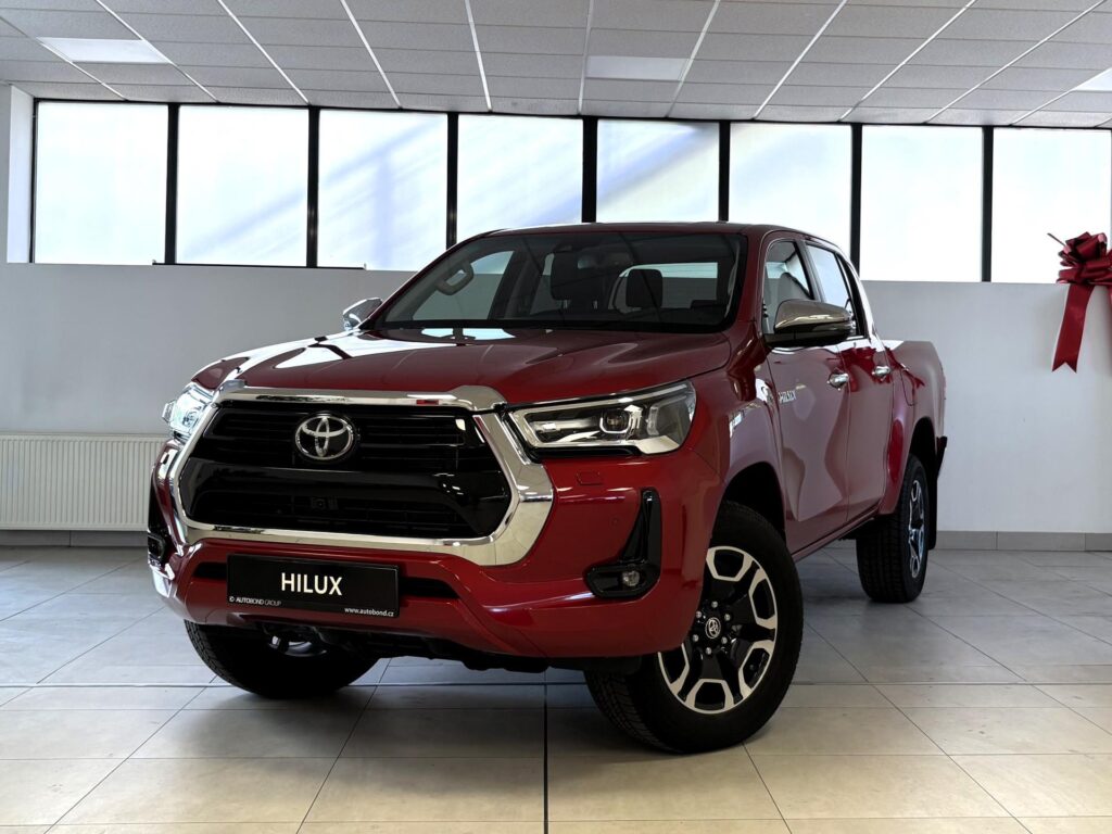 Toyota Hilux  Execitive,Double Cab 2.8L Diesel 204 6 AT + tažné