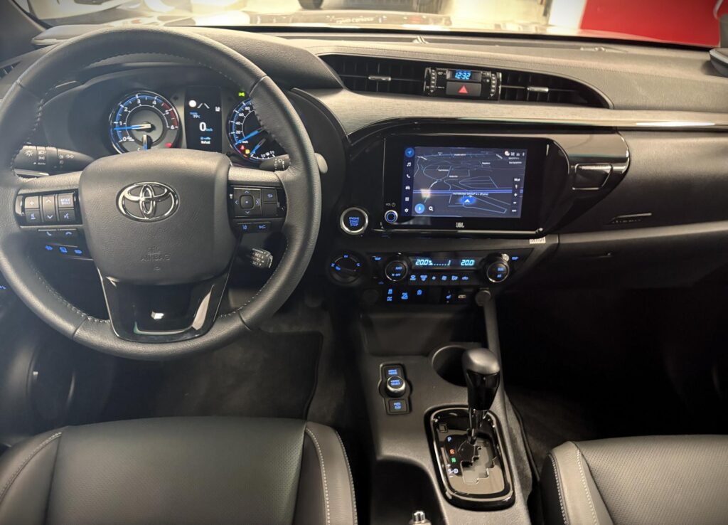 Toyota Hilux  2,8 D,6st (4x4),Double Cab,Invincible