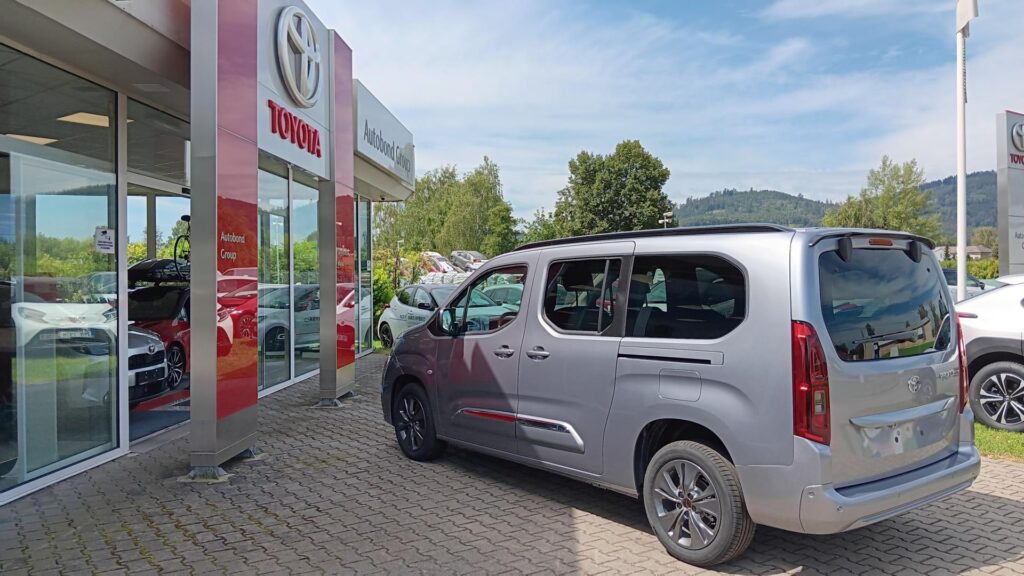 Toyota Proace City Verso  1.5 8AT VIP - TAŽNÉ ZAŘÍZENÍ PEVNÉ, STŘEŠNÍ NOSIČE