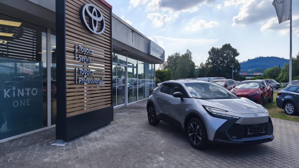 Toyota C-HR  2.0L PHEV (2x4) STYLE