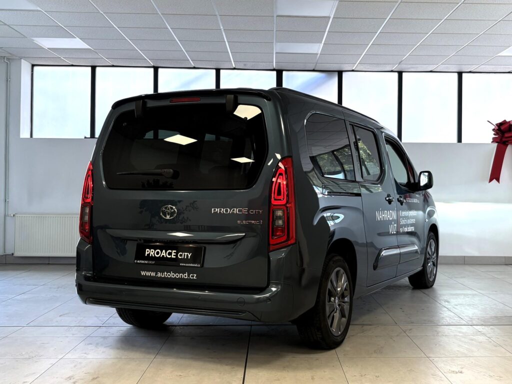 Toyota ProAce  Full Electric, Family, 4x2 E-Toggle