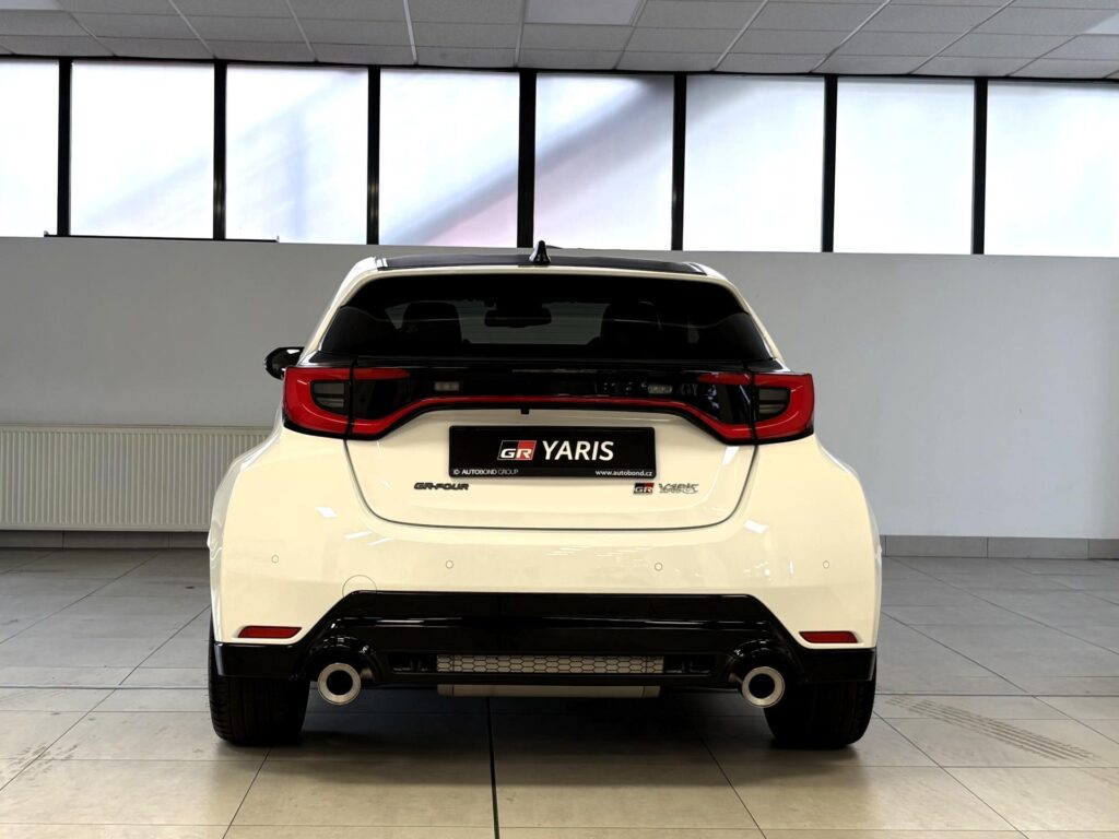 Toyota GR Yaris  1.6L 8AT 4X4 + Paket VIP