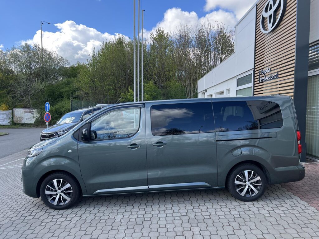 Toyota Proace Verso  2.2D 8AT Family 8S L2 Webasto + tažné