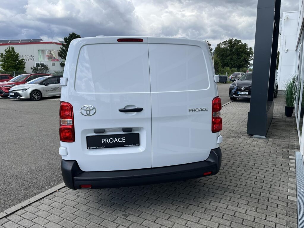 Toyota ProAce  2.2 D-4D 150k 6M/T Crew CAB 6 míst