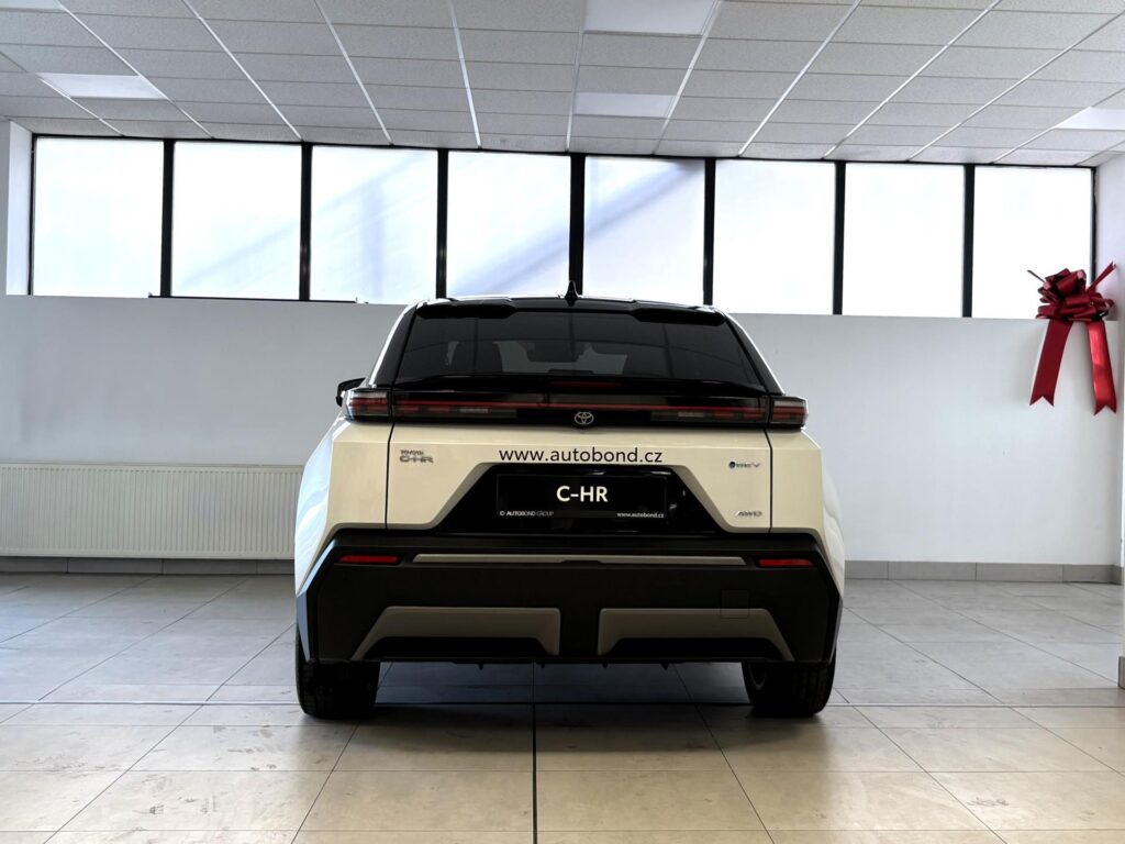 Toyota C-HR  BEV (4x4), Executive, Skladem