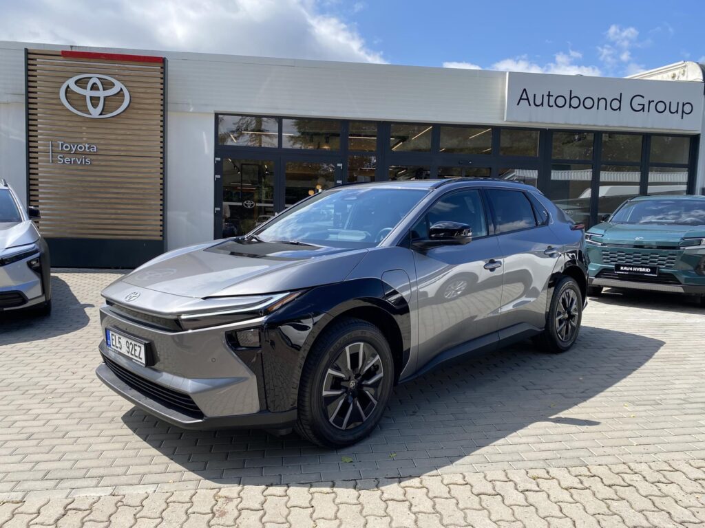 Toyota bZ4X  BEV224 Style + zimní pneu