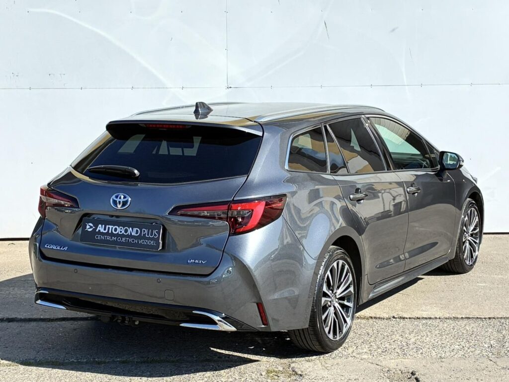Toyota Corolla  1.8 HSD 140k e-CVT Style Tažné