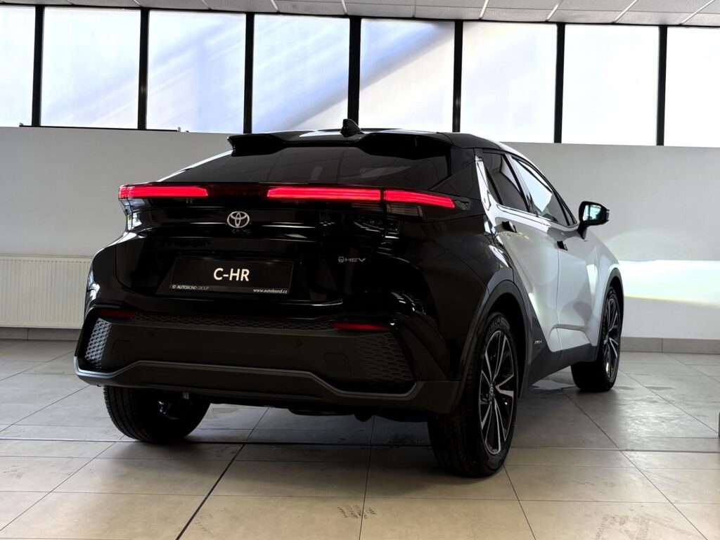 Toyota C-HR  2.0L HEV CVT Executive Premiere Edition 4×4 + ZIMNÍ KOMPLETY ZDARMA