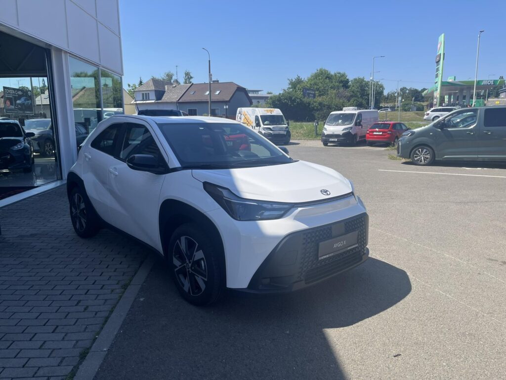 Toyota Aygo X  1,5 HEV COMFORT