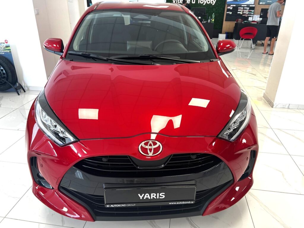Toyota Yaris  1,5 HEV STYLE + PAKET PROTECTION