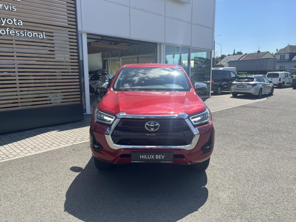 Toyota Hilux  2,8 204k 6AT Executive