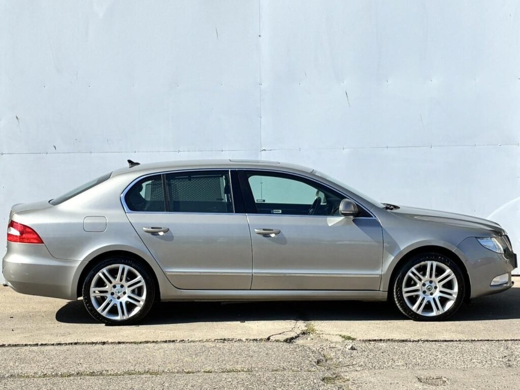 Škoda Superb  2.0 TDI 4x4 DSG / 103 kW Exclusive