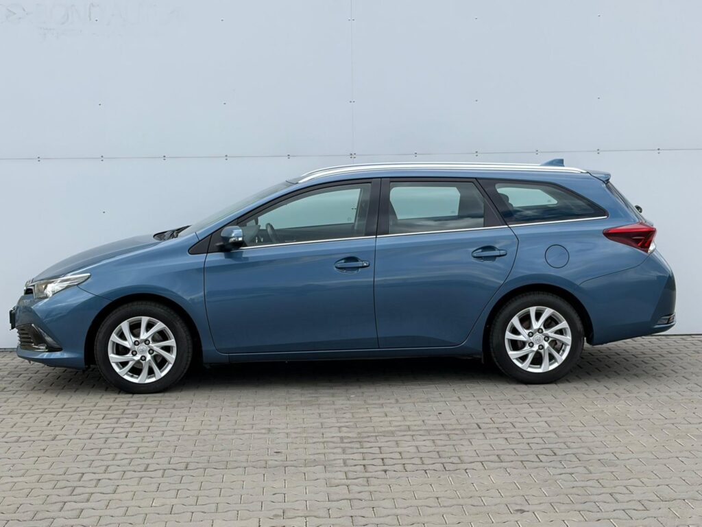 Toyota Auris  1.6 Valvematic Active