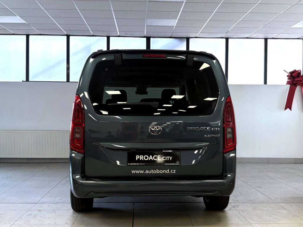 Toyota ProAce  Full Electric, Family, 4x2 E-Toggle