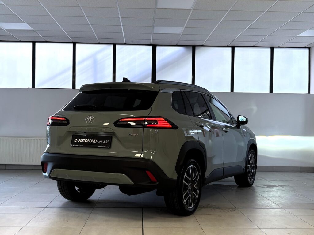 Toyota Corolla Cross  1.8 Hybrid, e-CVT (4x2), Style !SKLADEM!