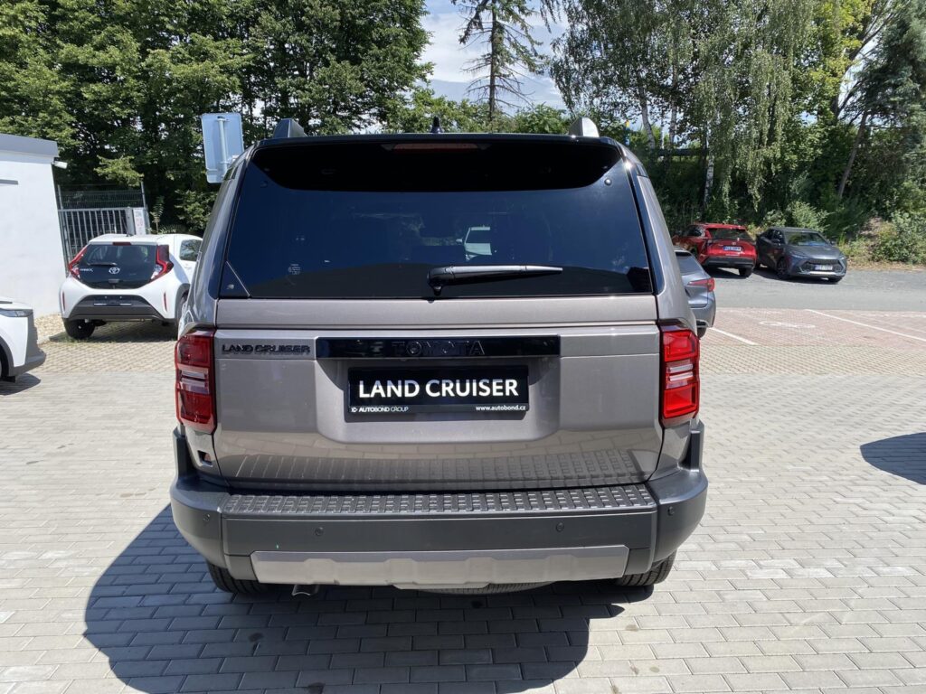 Toyota Land Cruiser  MY27 2.8 MHEV 8AT Executive