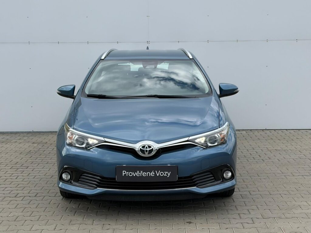 Toyota Auris  1.6 Valvematic Active