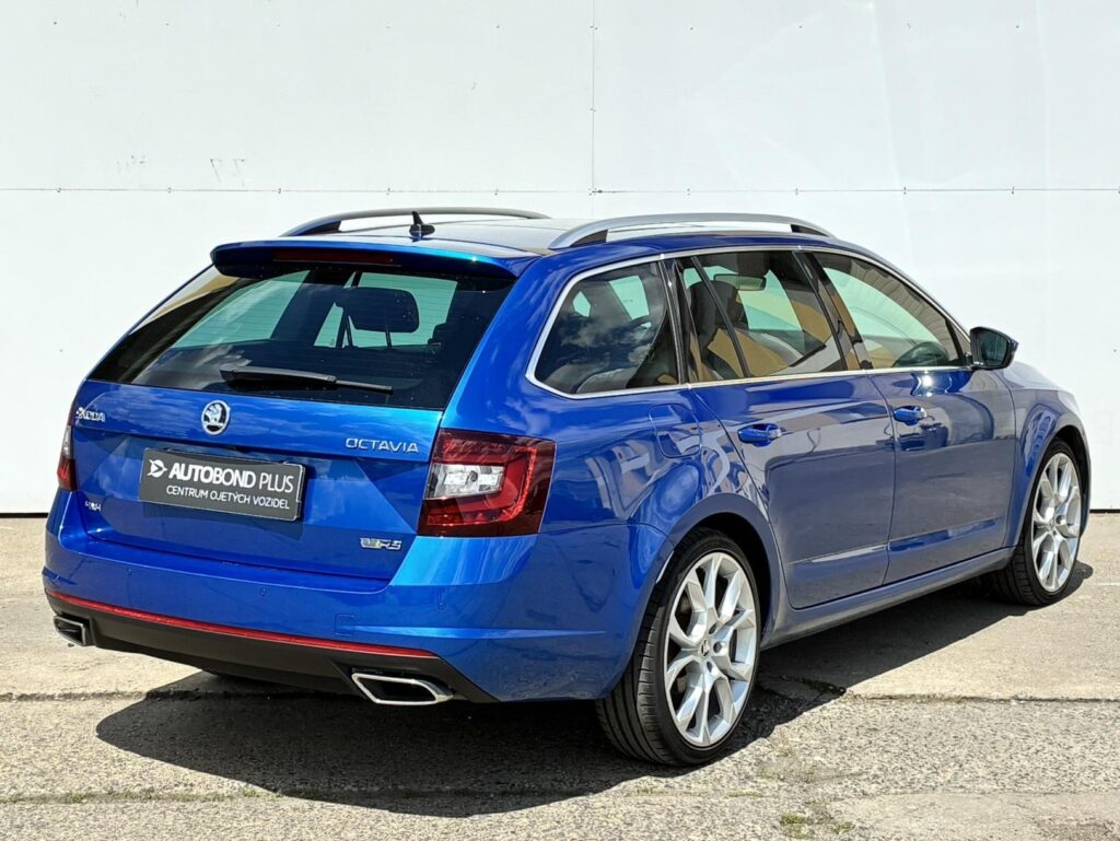 Škoda Octavia  2.0 TDI 4x4 DSG / 135 kW RS