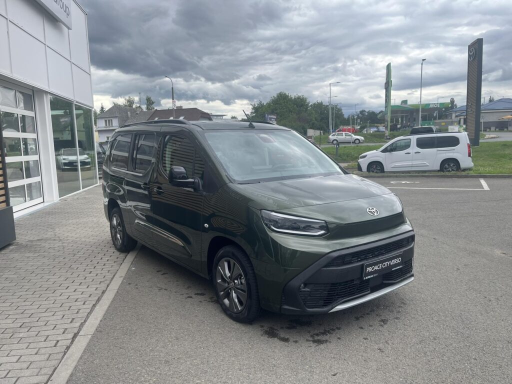 Toyota Proace City Verso  1,5D 160k 6MT Family 7s