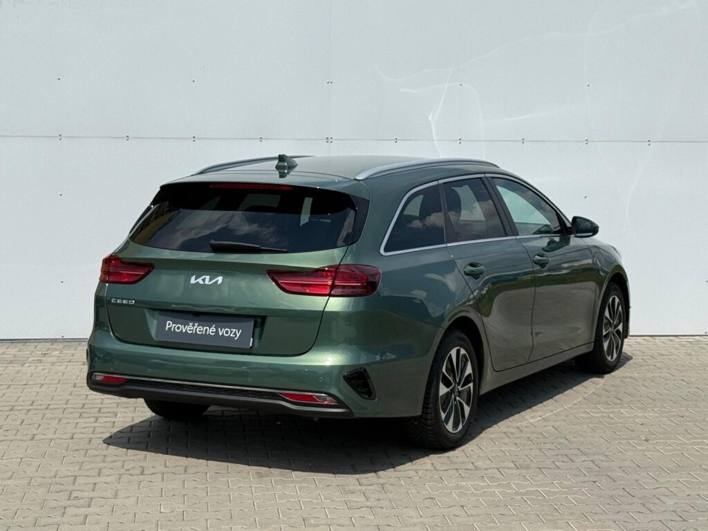 KIA Ceed  1.5 T-GDi 7DCT TOP