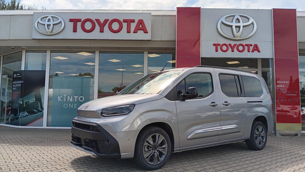 Toyota Proace City Verso  1.5 8AT VIP - TAŽNÉ ZAŘÍZENÍ PEVNÉ, STŘEŠNÍ NOSIČE