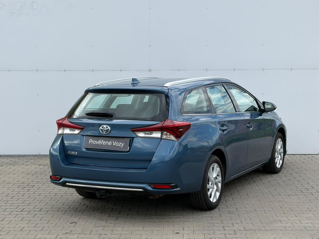 Toyota Auris  1.6 Valvematic Active