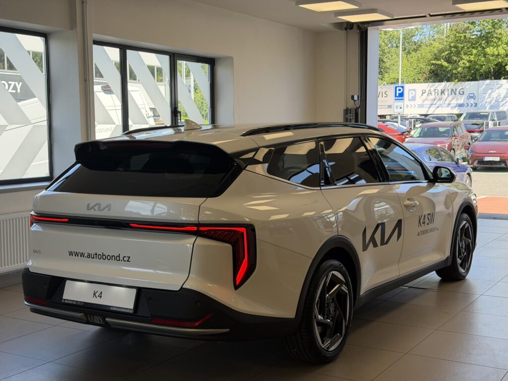 KIA K4  1,6 T-GDi GPF 7DCT TOP 132 KW