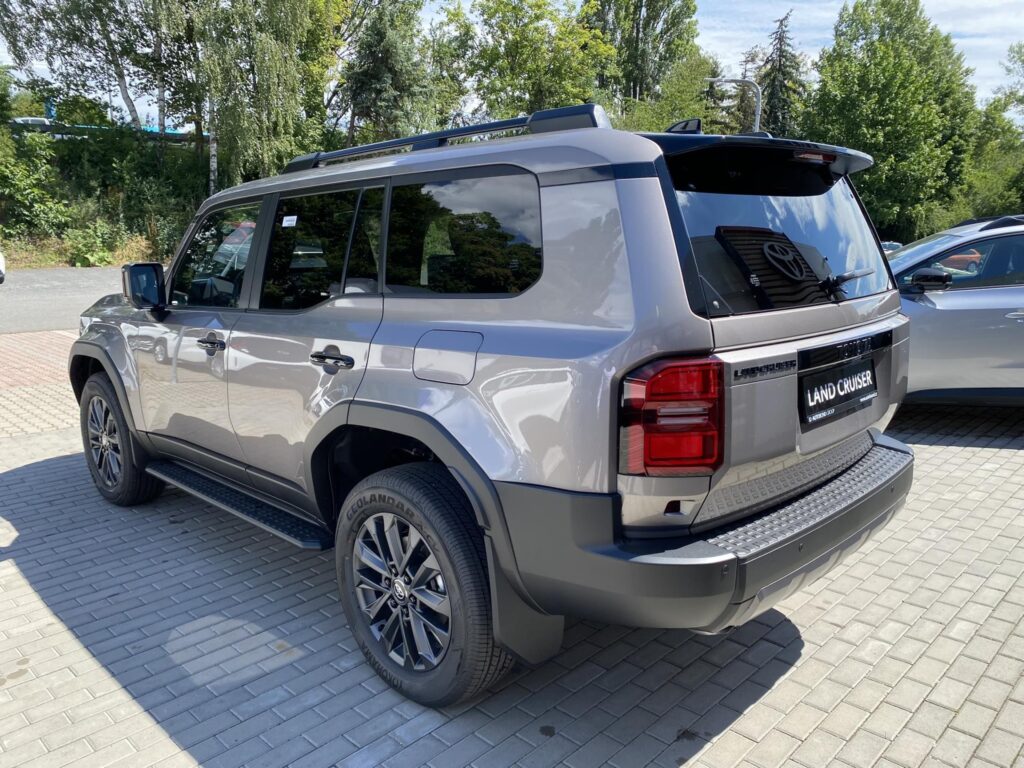 Toyota Land Cruiser  MY27 2.8 MHEV 8AT Executive