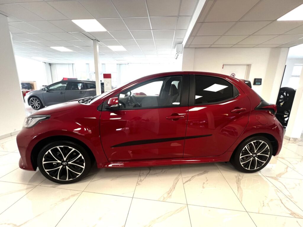 Toyota Yaris  1,5 HEV STYLE + PAKET PROTECTION