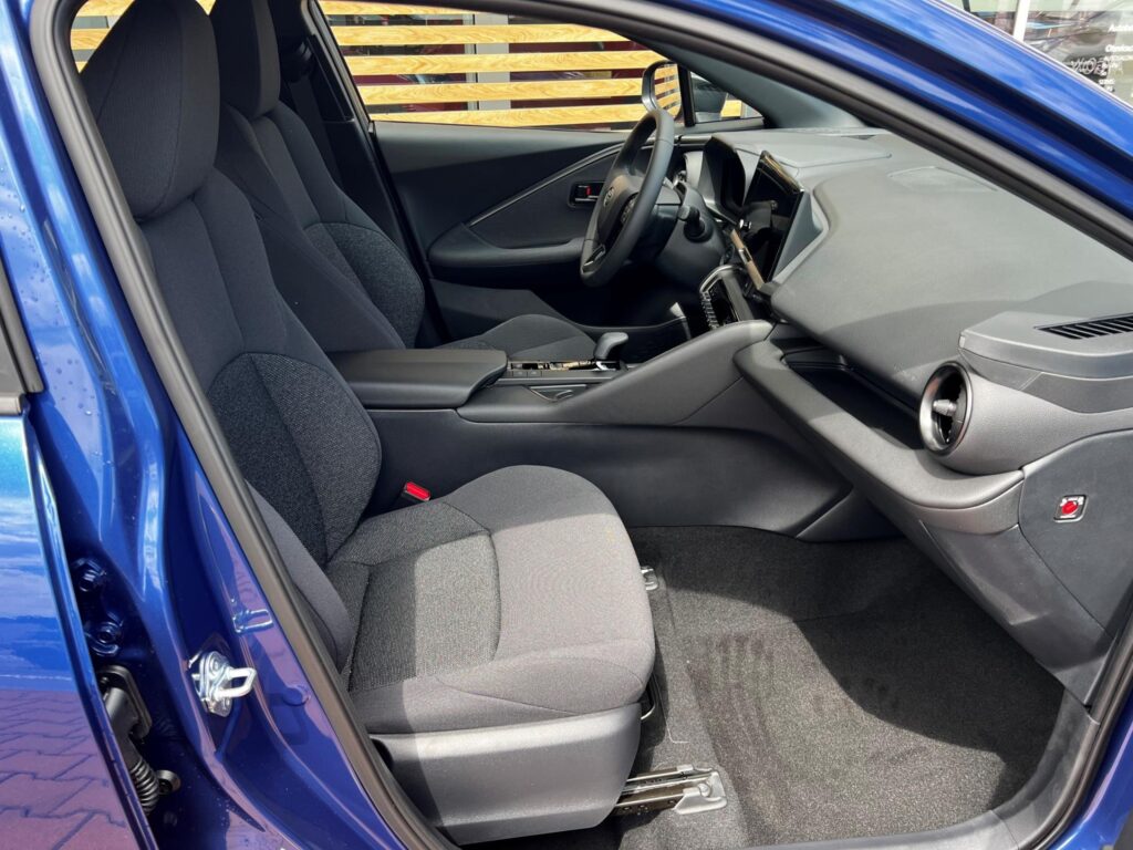 Toyota C-HR  1,8 HEV COMFORT + BUSINESS