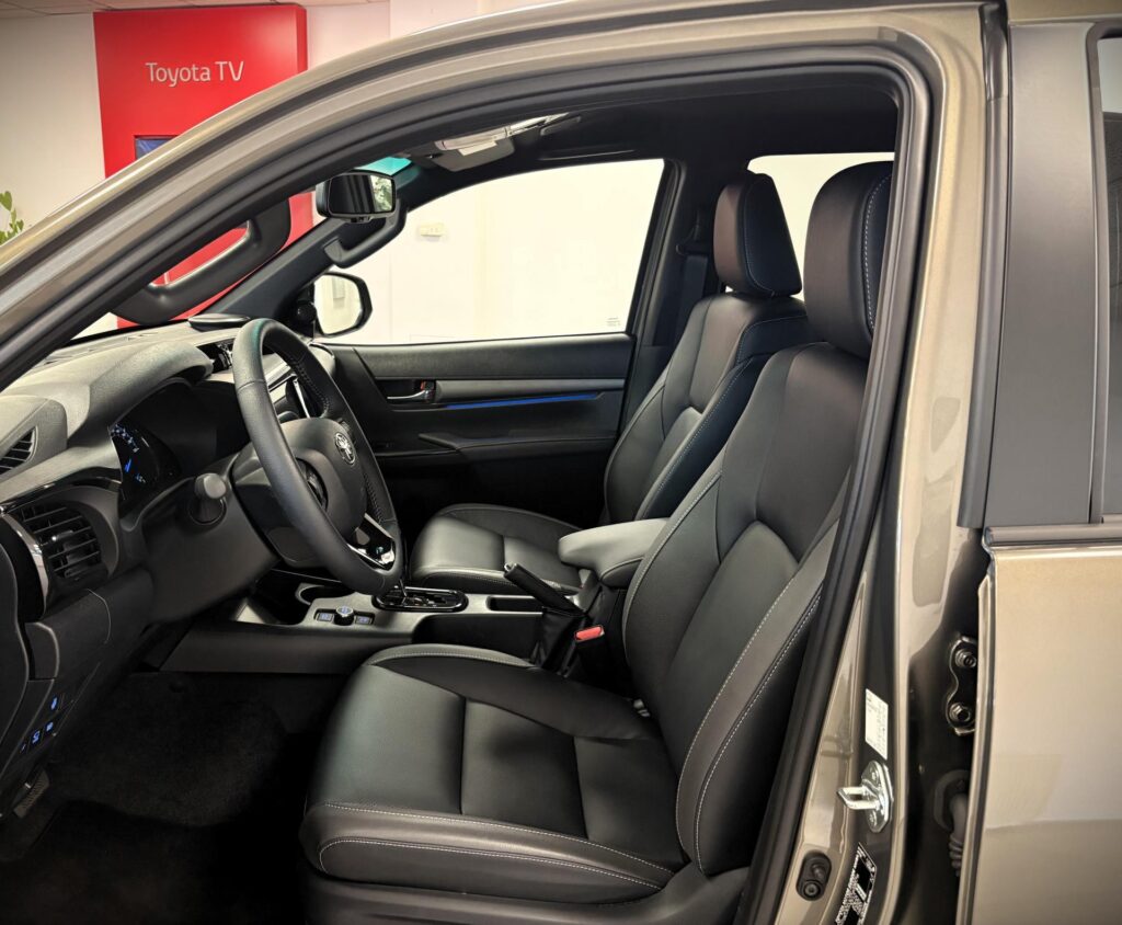 Toyota Hilux  2,8 D,6st (4x4),Double Cab,Invincible