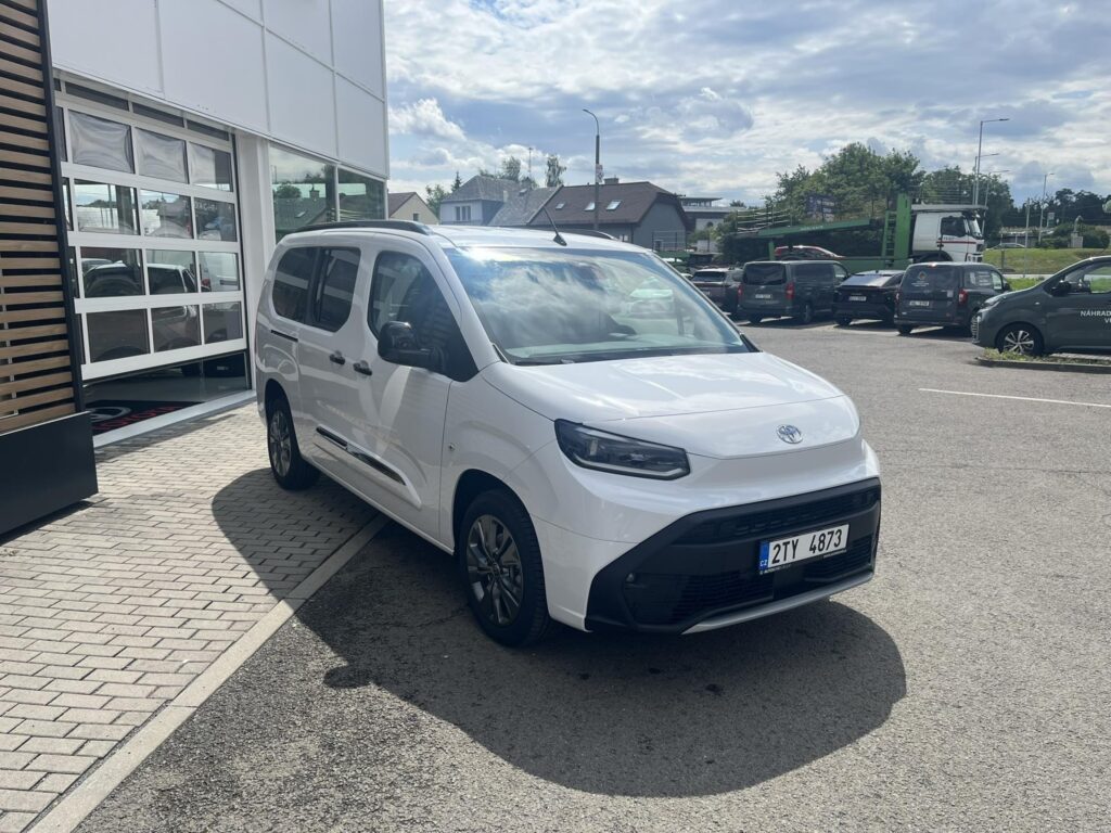 Toyota Proace City Verso  1,5 D 130 8AT tažné, zimní kola