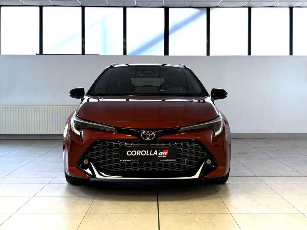 Toyota Corolla  1.8 Hybrid,e-CVT, GR SPORT !SKLAD!