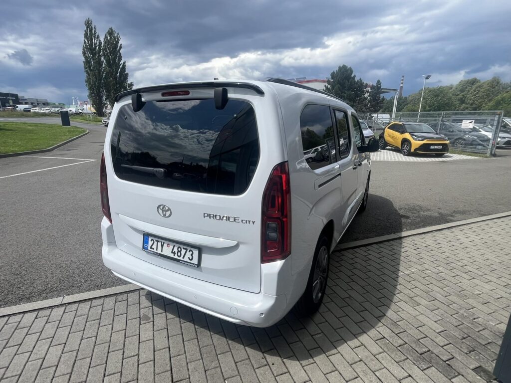 Toyota Proace City Verso  1,5 D 130 8AT tažné, zimní kola