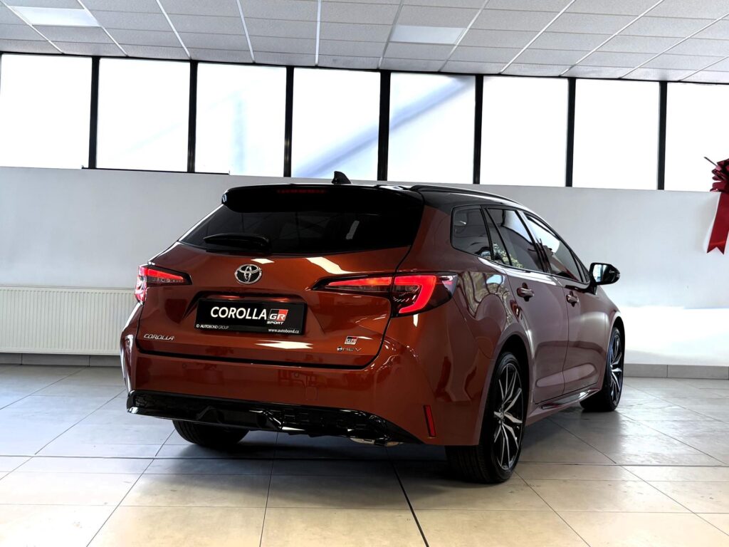 Toyota Corolla  1.8 Hybrid,e-CVT, GR SPORT !SKLAD!