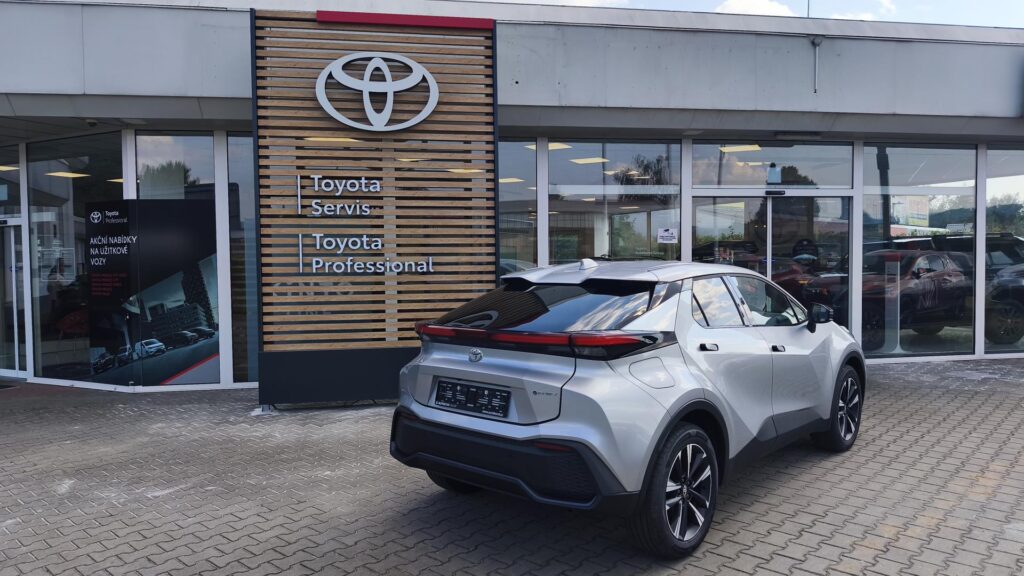 Toyota C-HR  2.0L PHEV (2x4) STYLE