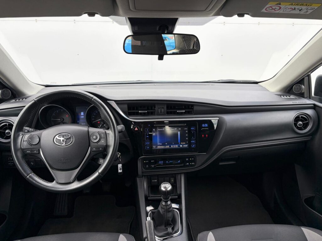 Toyota Auris  1.6 Valvematic Active