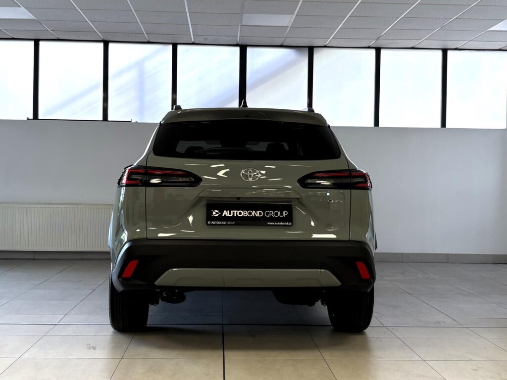 Toyota Corolla Cross  1.8 Hybrid, e-CVT (4x2), Style !SKLADEM!