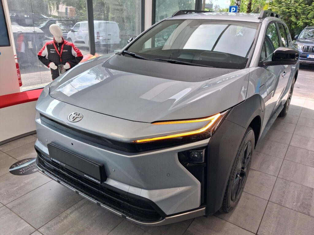 Toyota bZ4X Touring  Style 74.7 kWh, 4x4, 380K