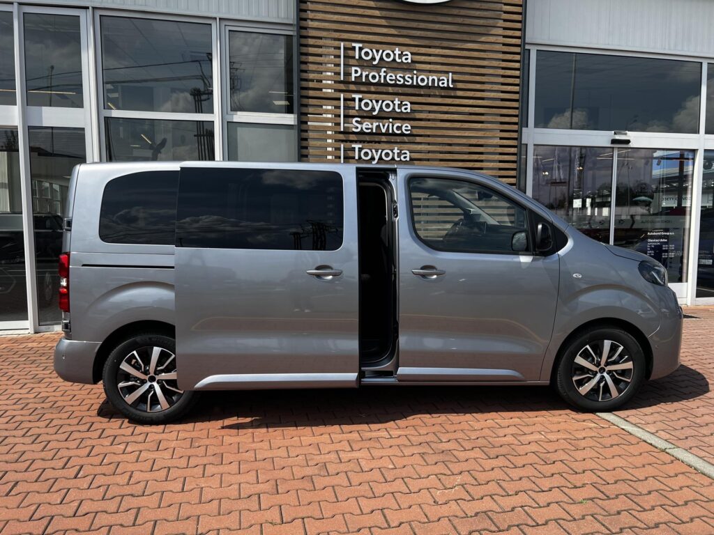 Toyota Proace Verso  2,2D 150K 6MT BUSINESS + COMFORT 8MÍST