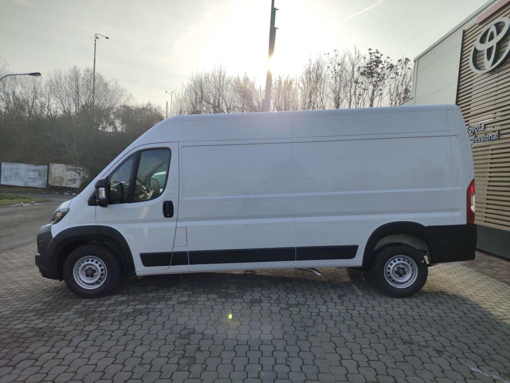 Toyota Proace Max  2.2 D 140 HP 6 MT L3H2 Active