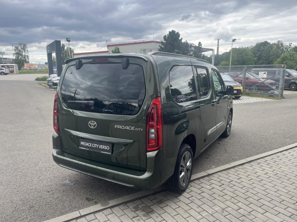 Toyota Proace City Verso  1,5D 160k 6MT Family 7s