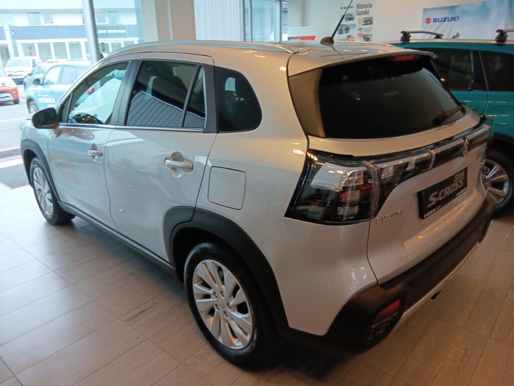 Suzuki S-Cross  PREMIUM 1.4 HYBRID M/T 4x4