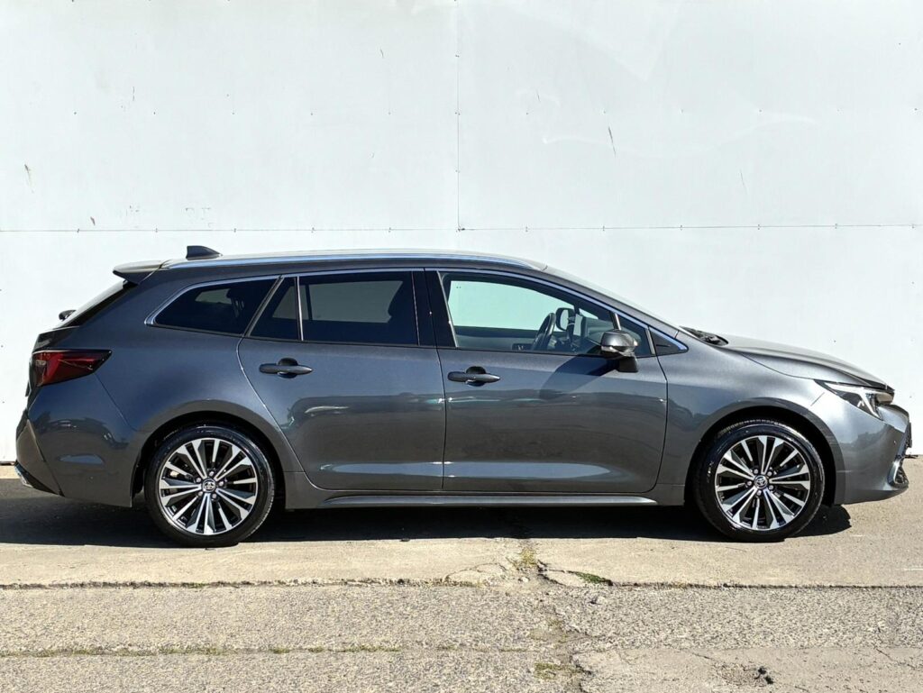 Toyota Corolla  1.8 HSD 140k e-CVT Style Tažné